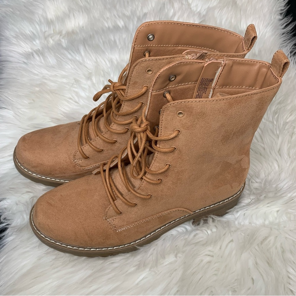 Universal Thread Womens Cognac Tan Faux Suade Combat Boots Size 9.5 EUC